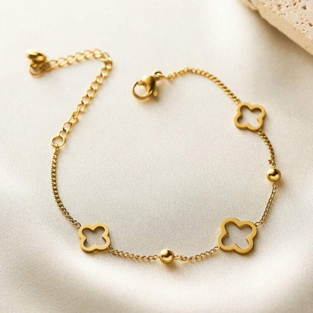 Gold Plated Stainless Steel Clover Cutout Bracelet
